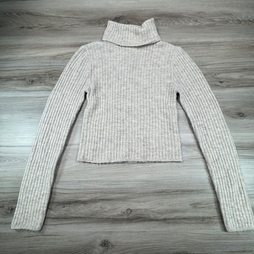 Happily Grey Turtleneck Sweater Cropped Long Sleeve Light Beige‎ M cozy cozygirl
